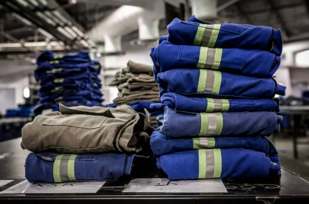 5 Tips for Choosing Durable Work Overalls and Coveralls